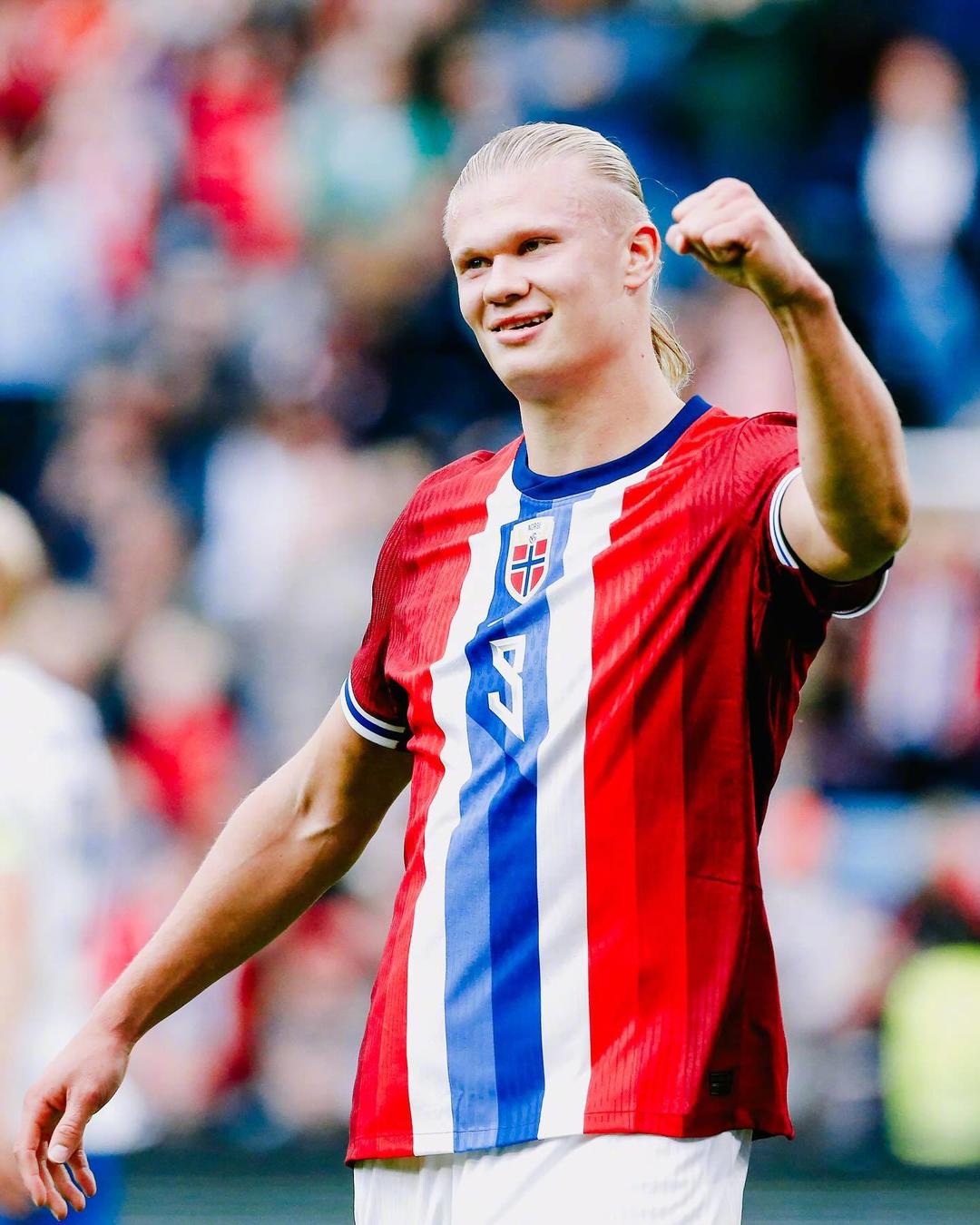 包含哈兰德遭遇十五连败，利物浦教练面临压力！的词条