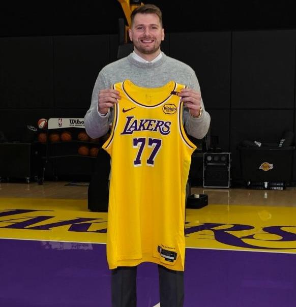 28圈-东契奇迎来十赛季高光表现，西班牙队球迷沸腾！的简单介绍